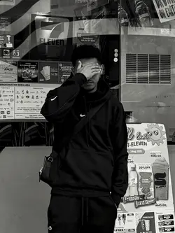 HITAM PUTIH