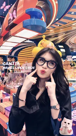 cantik manis lucu