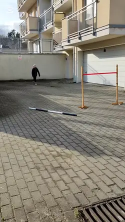 100