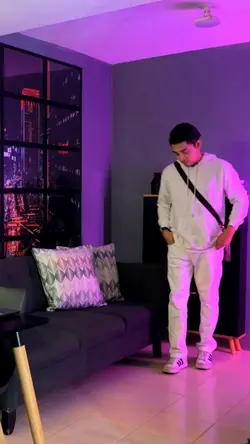 Clothes Transition 