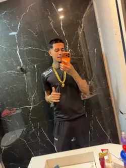 Eu de cabelo pretin