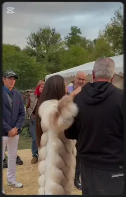 tinere cu păr cărunt