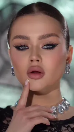 MAKEUP