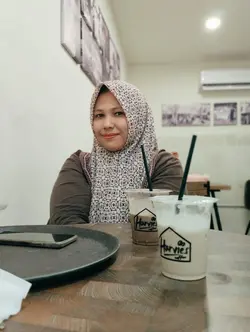 teman tapi musuh