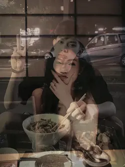Ảnh mờ cặp đôi 