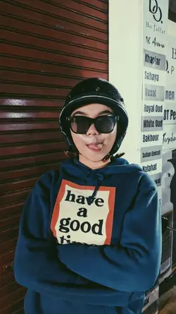 dia mau aku atau kes