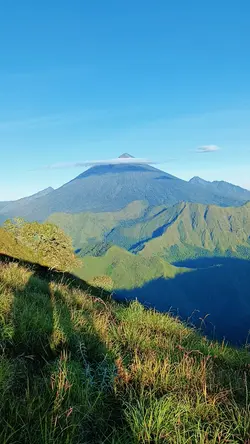 Gunung Sempana 2329 