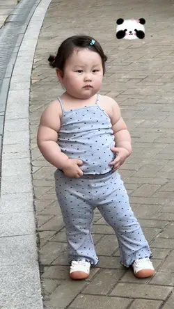 1 video bé cute