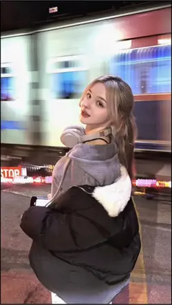She more pretty than