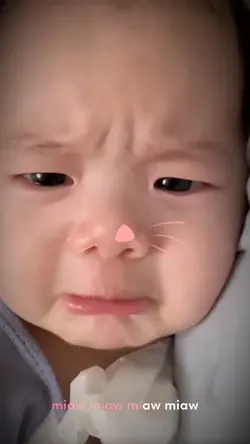 bayi nangis miaw