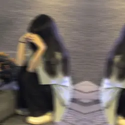 실례지만 방해되네요