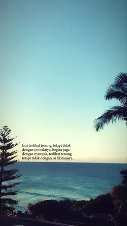 laut terlihat tenang