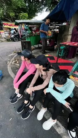 Kaka Main Salah