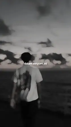 slowmo dalam senyum 
