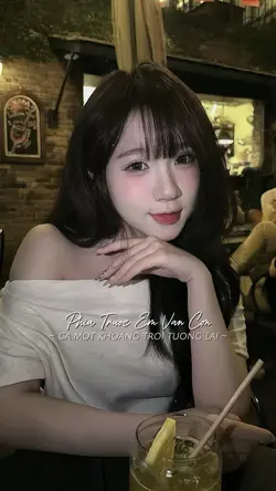 Phía trước em vẫn
