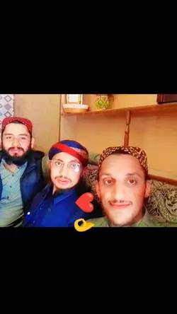 صاحب حمد کی طرف دیکھ
