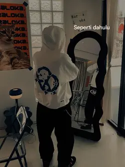 saat ku benci dunia