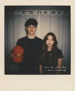 polaroid with idol