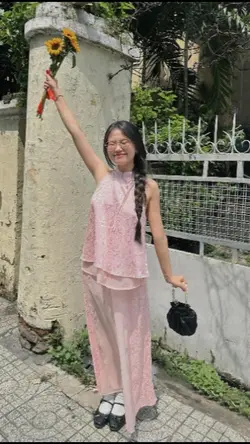 2 pics TV40721102125