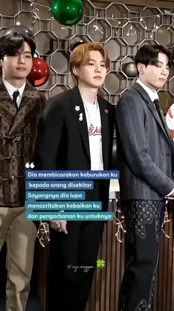 Dia membicarakan ku