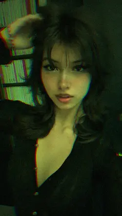 GREEN GIRL
