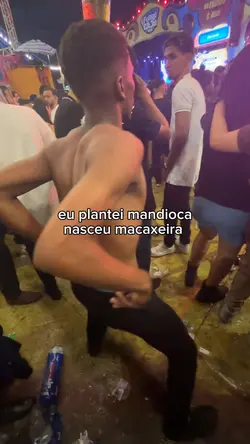Eu plantei mandioca