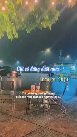 chỉ có đứng dưới mưa