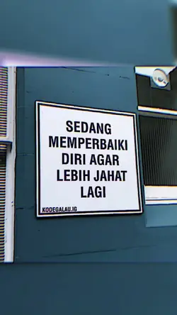 sedang memperbaiki