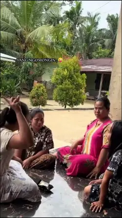 Ibu ibu gosip