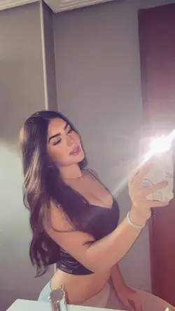 Cheia de amiga linda
