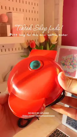 Mini waffle maker