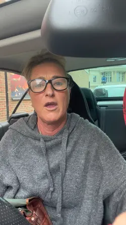 Lady with 1 liners 