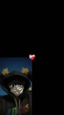 4 Photos