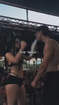 TECHNO RAVE WALK