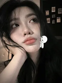 Trend cắn má cute