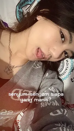 senyum siapa yang 