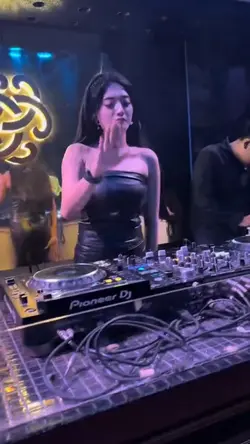 DJ Tuk bertemu 