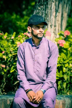 khud ko ma mar chala