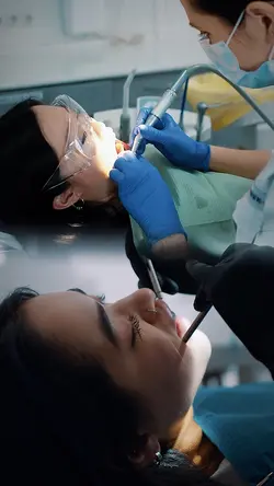 DENTIST 