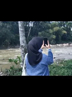 bunga di bulan sepi