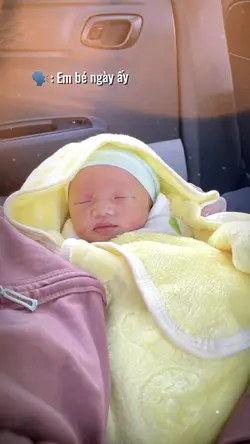 Em bé ngày ấy 