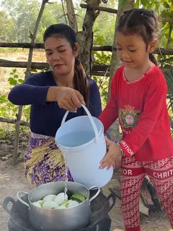 Boil Duck Eggs 
