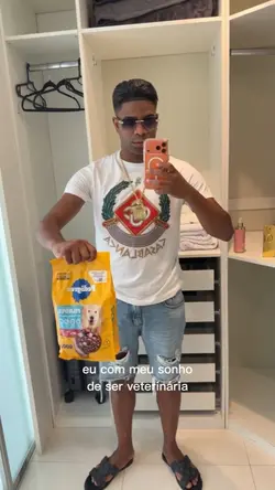 ela cuida do pet 