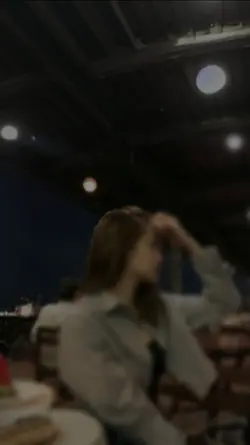 Tinitigan ko 