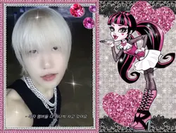 Pink Draculaura 2