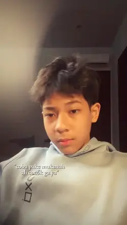 "coba pake mukenah a