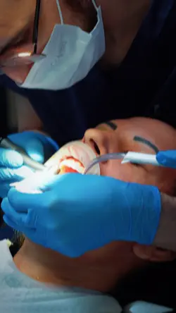 DENTIST 