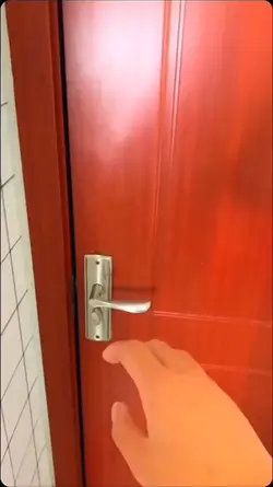 porta abrindo 