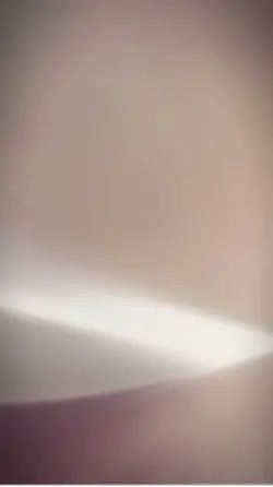 Cầm nhẫn cưới