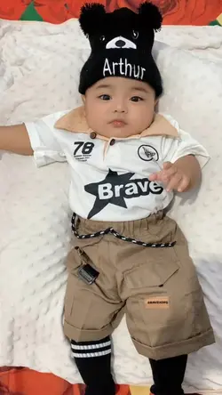 Baby sneezing trend